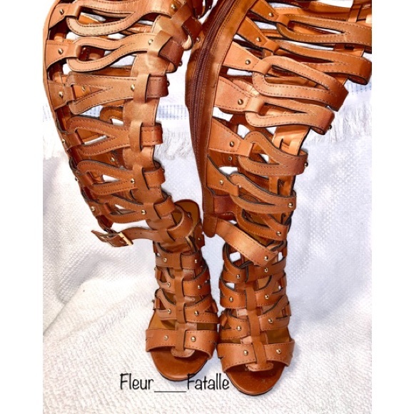 Gorgeous Brown Heel  Boots 🤎 - Picture 1 of 3